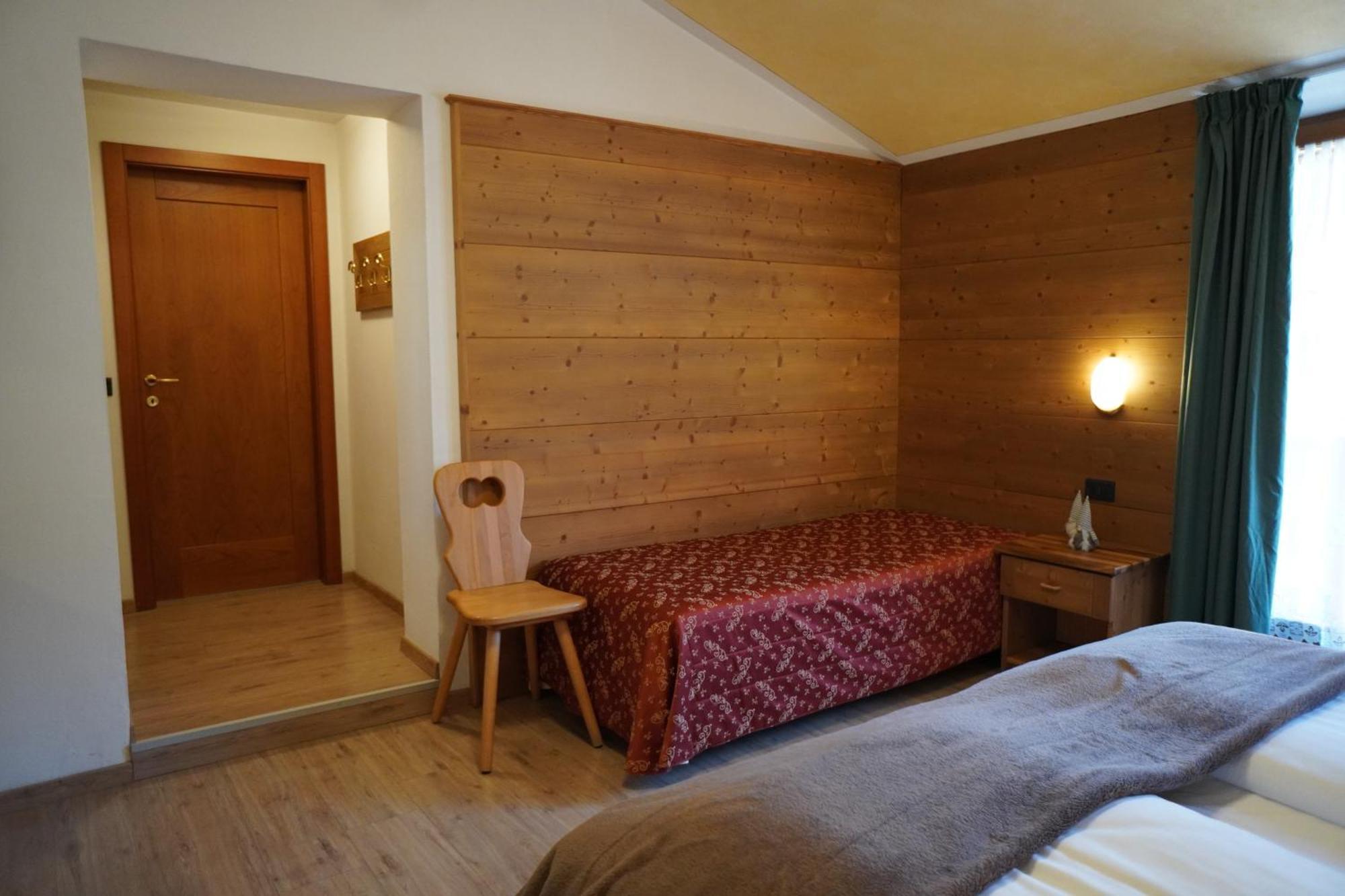 Hotel Gruppo Brenta Andalo Camera foto